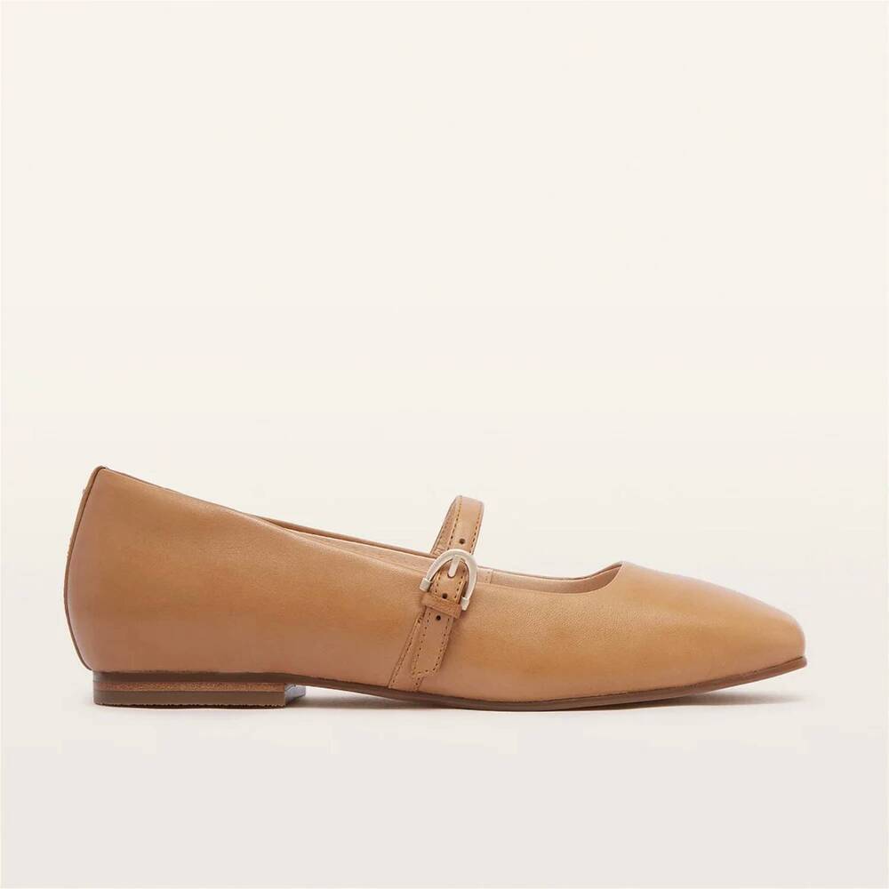 NEW FRANKIE4 women's hepburn leather dress flat in soft tan